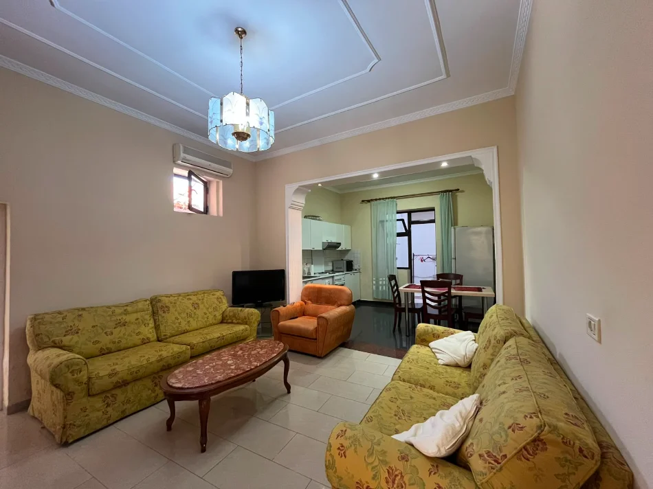 Tirane, jepet me qera apartament 1+1 Kati 1, 82 m² 500 € (Rruda e Dibres)