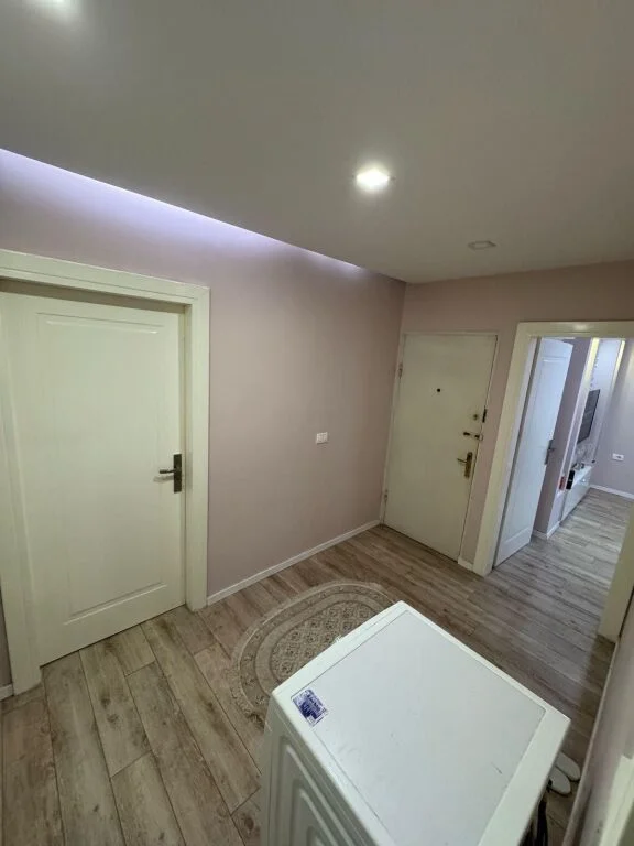 Tirane, jepet me qera apartament 1+1 Kati 4, 60 m² 600 € (21 Dhjetori)