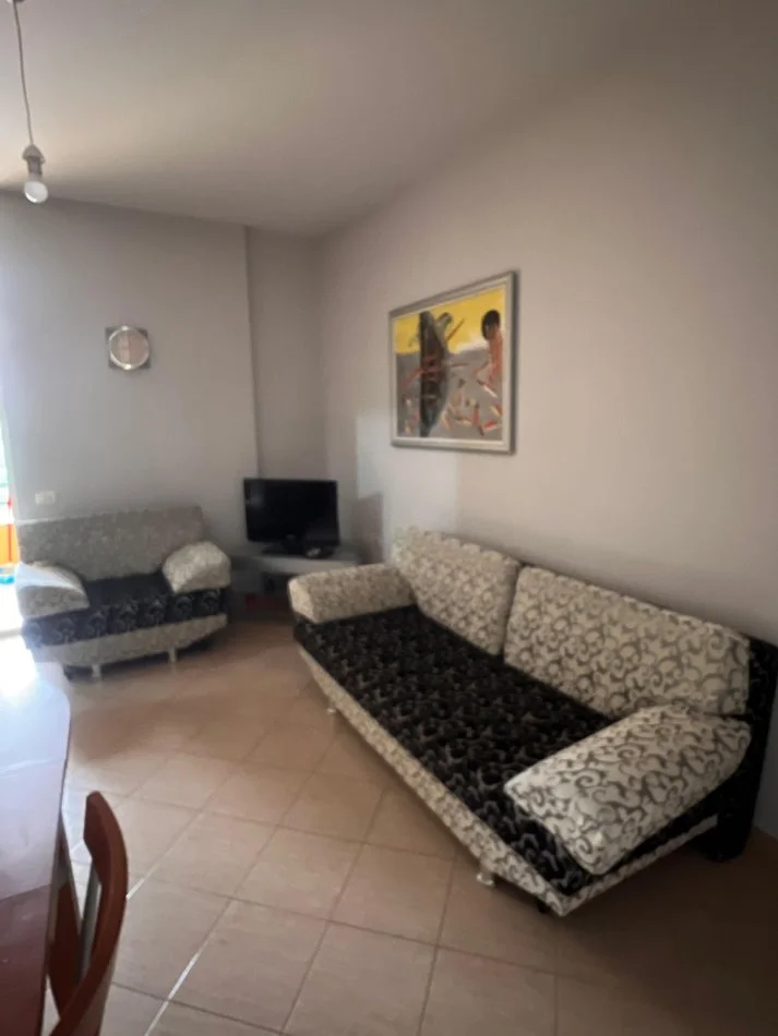 Tirane, jepet me qera apartament 1+1 Kati 7, 65 m² 500 € (QIRA APARTAMENT 1+1 SELVIA!)