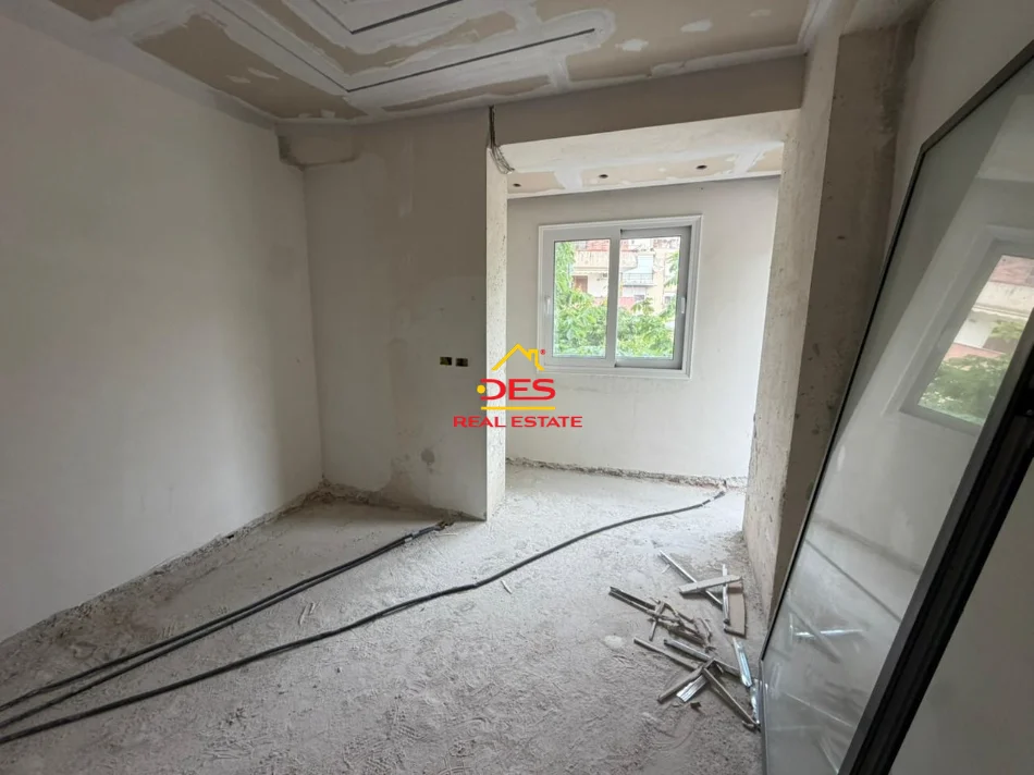 Vlore, shitet apartament 2+1+Ballkon Kati 2, 96 m² (Rruga Fiqirete Musta)