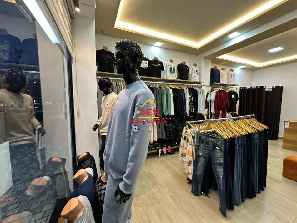Vlore, shitet ambjent biznesi Kati 0, 55 m² 55.000 € (Rruga Sadik Zotaj)