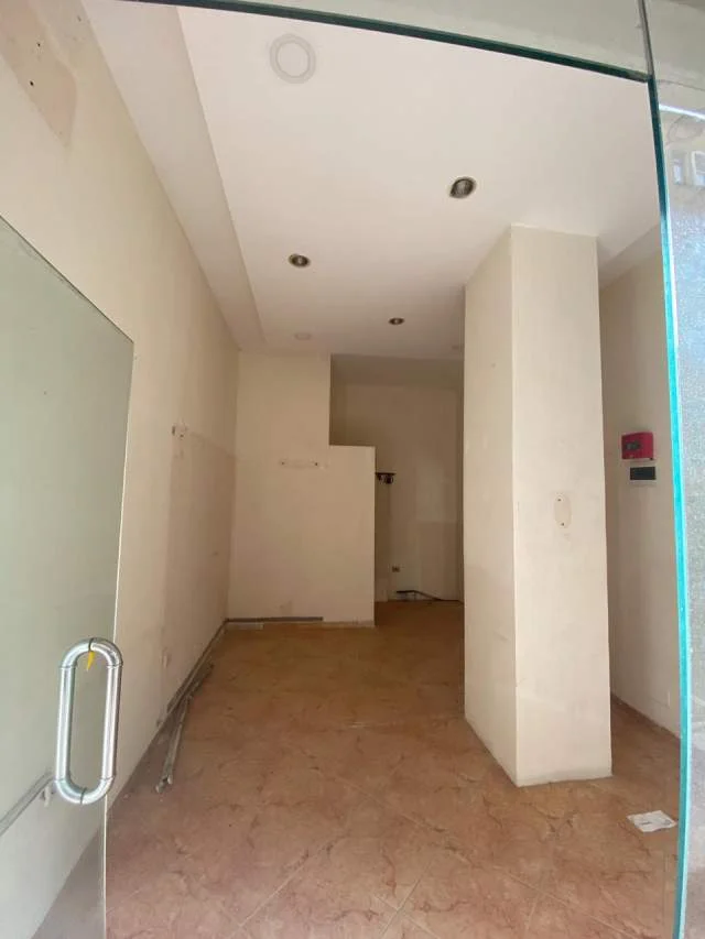 Tirane, shes ambjent biznesi Kati 0, 30 m² 62.000 Euro (Bllok, Rruga Abdyl Frasheri)