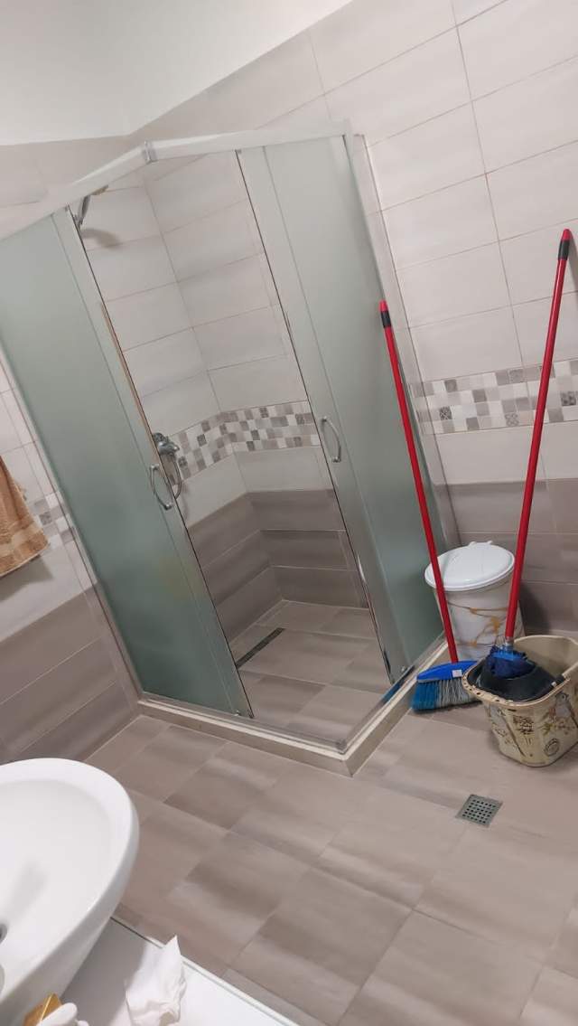 Tirane, jepet me qera apartament 2+1 Kati 7, 80 m² 300 Euro (Casa Italia)