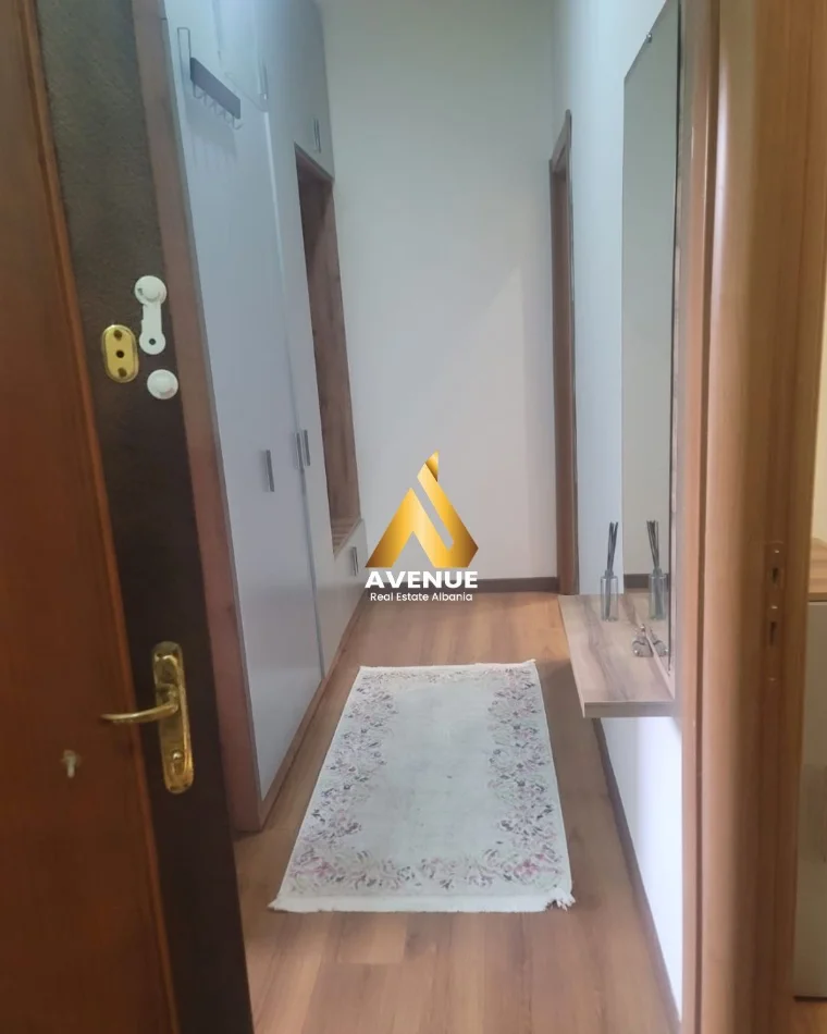 Tirane, jepet me qera apartament 1+1 Kati 1, 62 m² 600 € (Sheshi skenderbe)