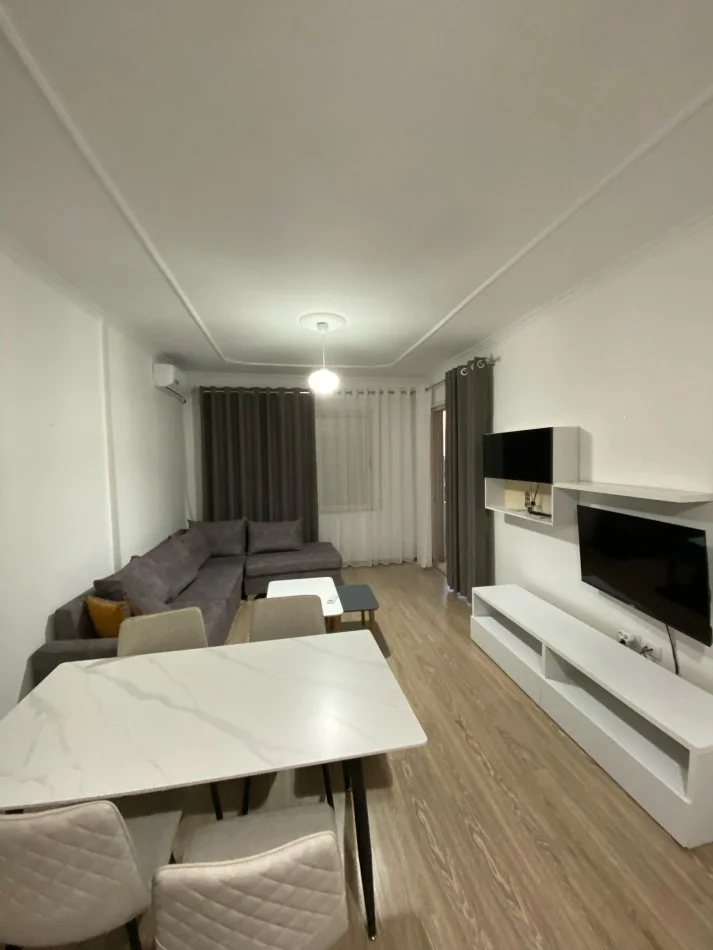 Tirane, jepet me qera apartament 3+1+Aneks+Ballkon Kati 2, 118 m² 450 € (Sotir Caci)