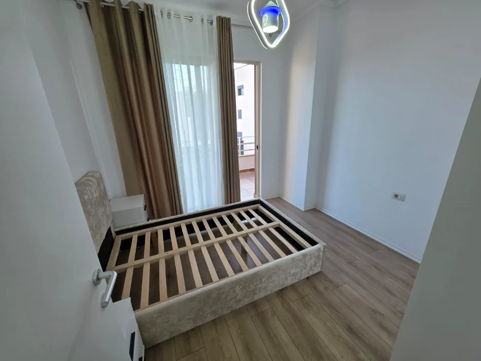 Tirane, shitet apartament 2+1 Kati 8, 90 m² 155.000 € (astiri)