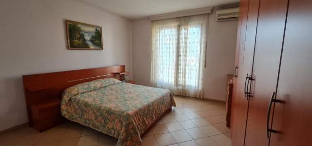 Tirane, jepet me qera apartament 1+1 Kati 4, 500 Euro (Dervish Hatixheja)