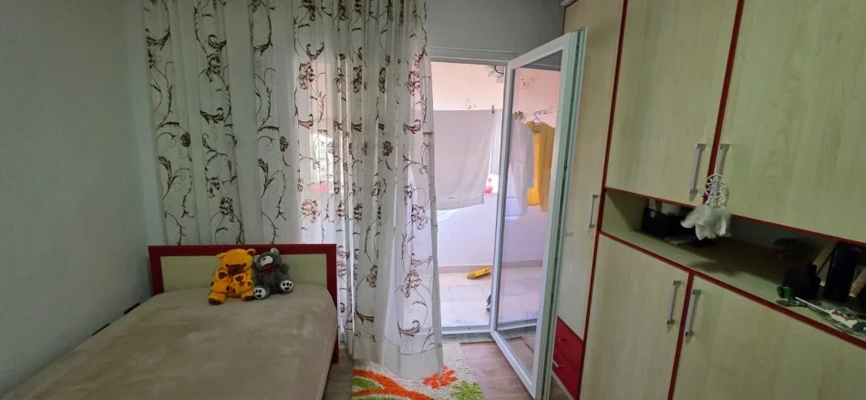 Tirane, shitet apartament 4+1 Kati 4, 120 m² 180.000 € (Ali Demi)