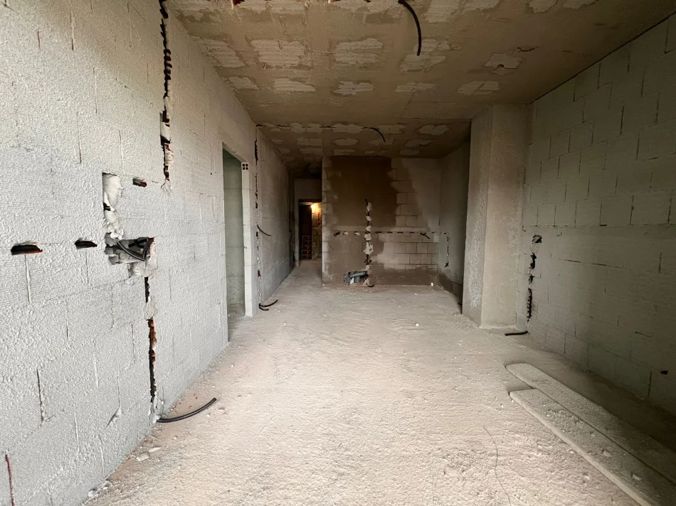 Tirane, shes apartament 1+1 Kati 3, 68 m² 130.000 € (Ish fusha Aviacionit)