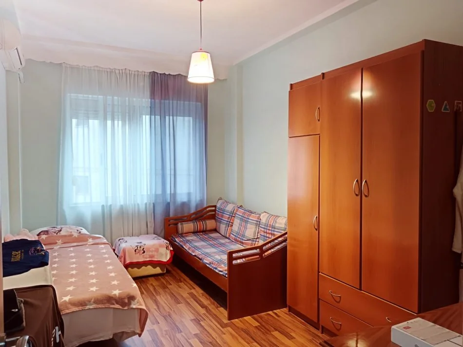 Tirane, shitet apartament 2+1+Ballkon Kati 3, 125 m² 195.000 € (Shkolla e Baletit)