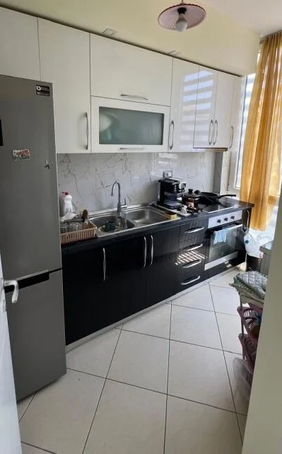 Tirane, jepet me qera apartament 1+1 Kati 5, 60 m² 500 € (Porcelan)