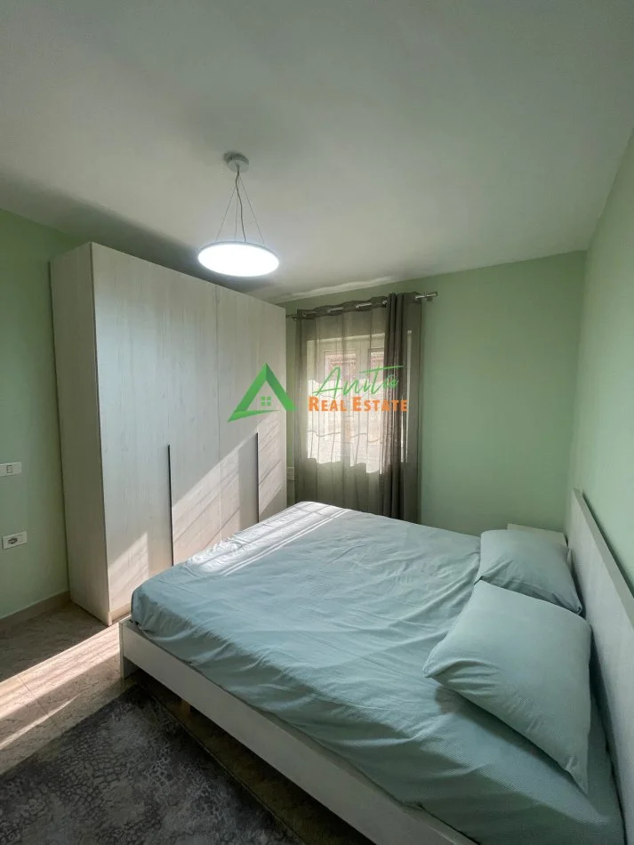 Tirane, jepet me qera apartament 1+1+Ballkon Kati 1, 50 m² 500 € (Myslym SHyri/tregu Cam)