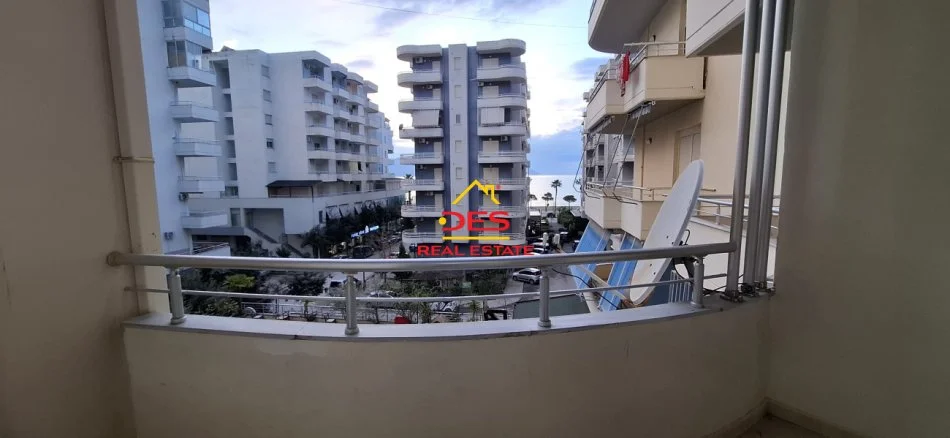 Vlore, jepet me qera apartament 2+1+Ballkon Kati 4, 110 m² 400 € (Rruga Murat Tërbaçi)