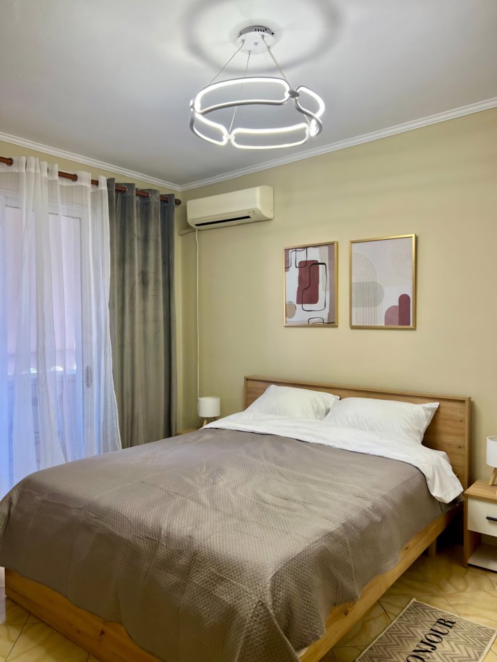 Tirane, jap me qera apartament 1+1+Aneks+Ballkon Kati 4, 98 m² 