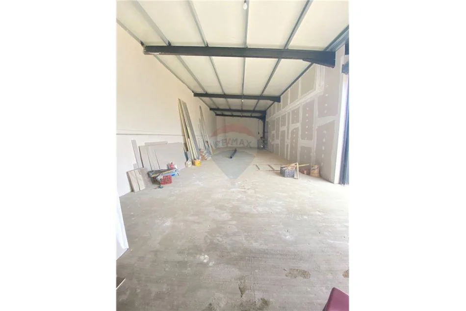 Tirane, jepet me qera ambjent biznesi Kati 0, 140 m² 800 € (Rruga "Dhimo Dhima")