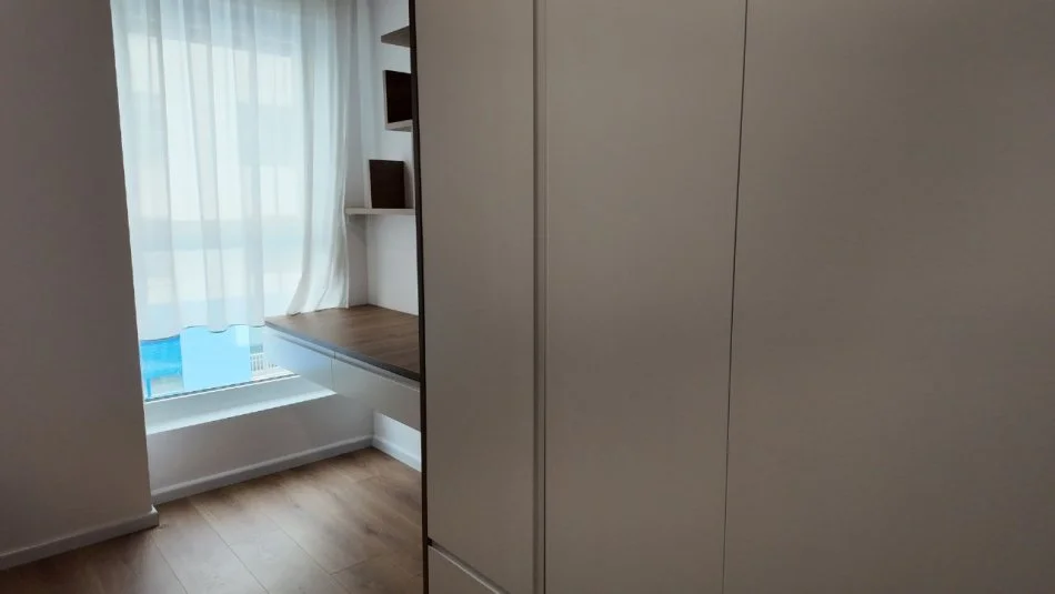 Tirane,jepet me qera apartament 2+1+Ballkon , 80 m² 500 € (Prane shkolles Ali Demi)