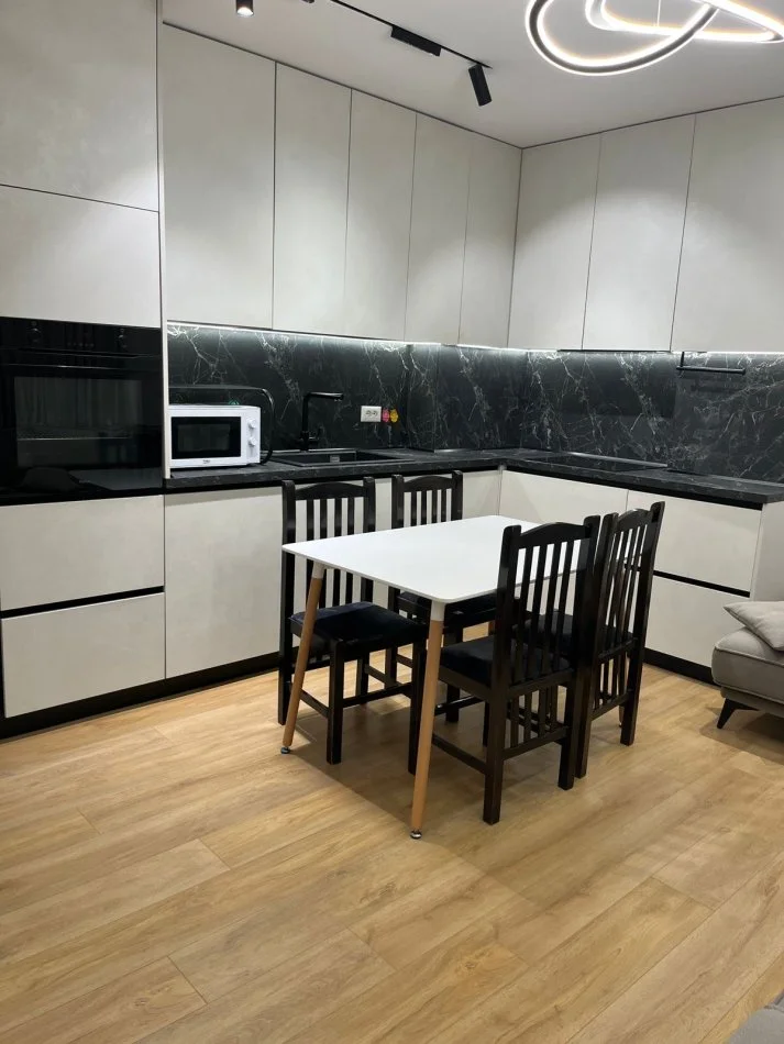 Tirane, shes apartament 2+1 Kati 1, 83 m² 150.000 € 