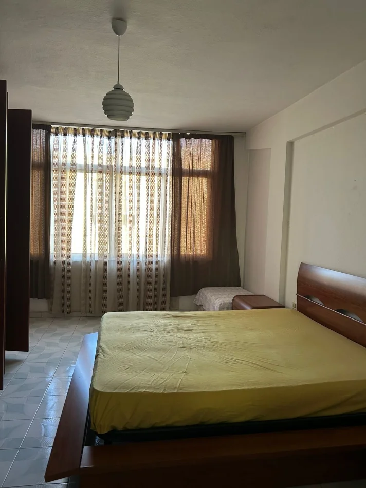 Tirane, jepet me qera apartament 2+1 Kati 5, 80 m² 600 € (Bulevardi Zogu I)