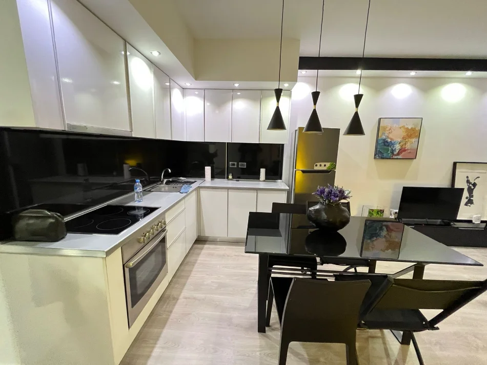 Tirane, jepet me qera apartament 1+1 Kati 3, 76 m² 650 € 