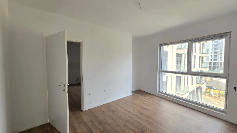 Tirane, shitet apartament 2+1+Ballkon Kati 2, 111 m² 192.000 € 