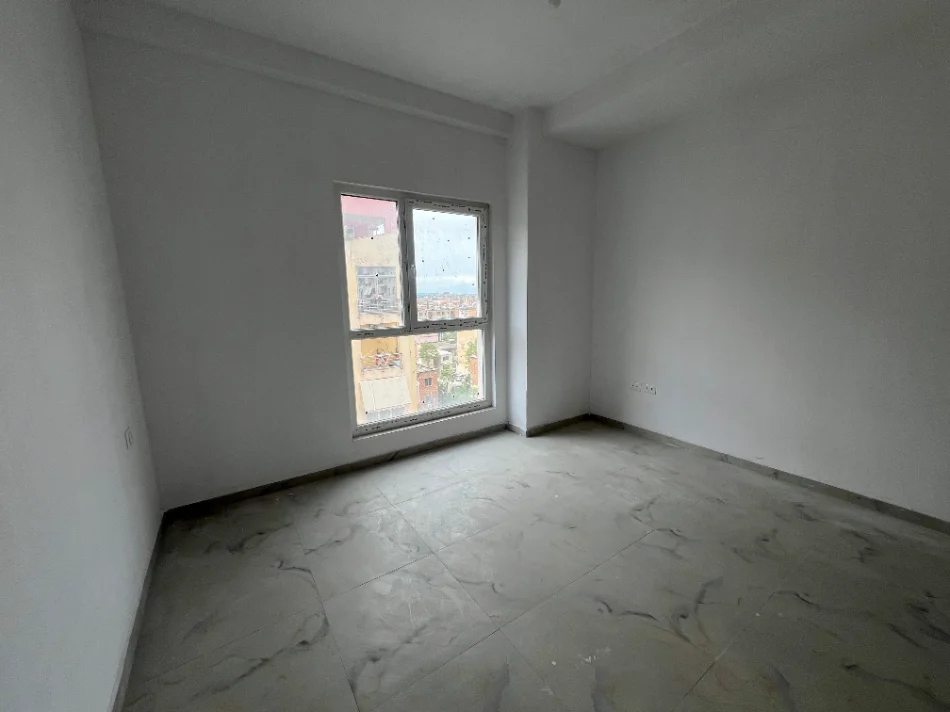Shitet Apartament 2+1+2 “Laprakë”, Tiranë. 179.800 euro
