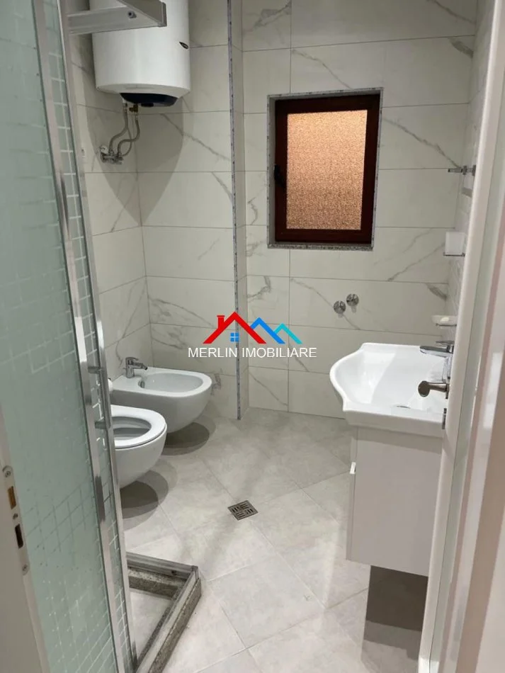 Tirane, jepet me qera apartament 3+1+Ballkon Kati 2, 140 m² 700 € (RRUGA FUAT TOPTANI,QYTET STUDENTI)