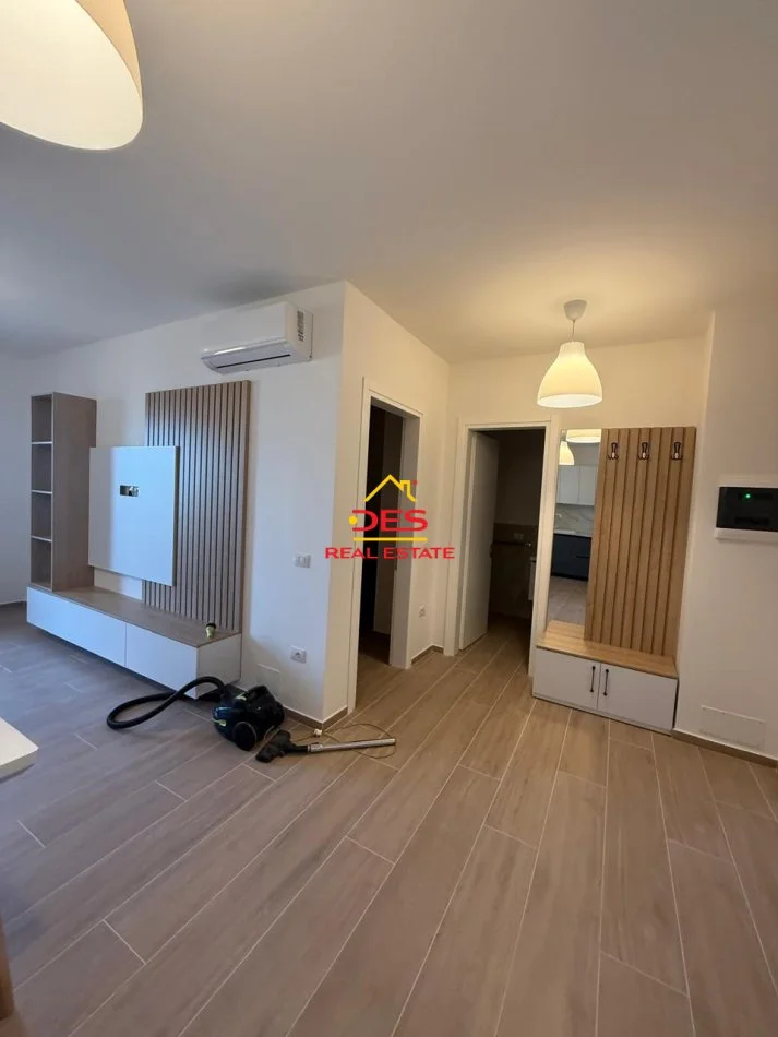 Vlore, jepet me qera apartament 1+1+Ballkon Kati 2, 80 m² 300 € (Orikum, Vlorë)
