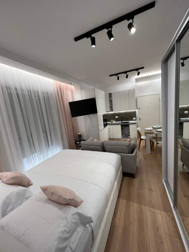 Tirane, jepet me qera garsonier 1+1 Kati 3, 40 m² 400 Euro (Fakulteti i mejksis)