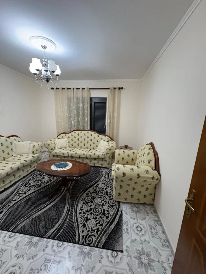 Durres, jepet me qera apartament 3+1+Ballkon Kati 2, 100 m² 320 € (cezma e ferres)