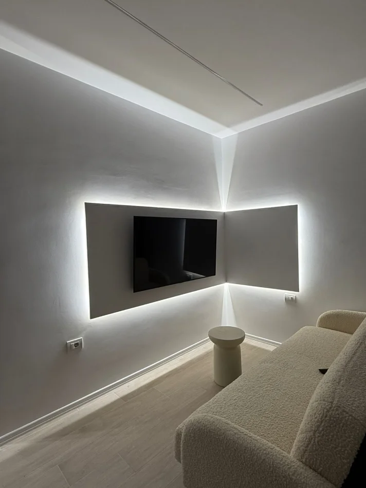 Tirane, jepet me qera garsonier 1+1+Aneks Kati 6, 40 m² 400 € (spitali qsut)