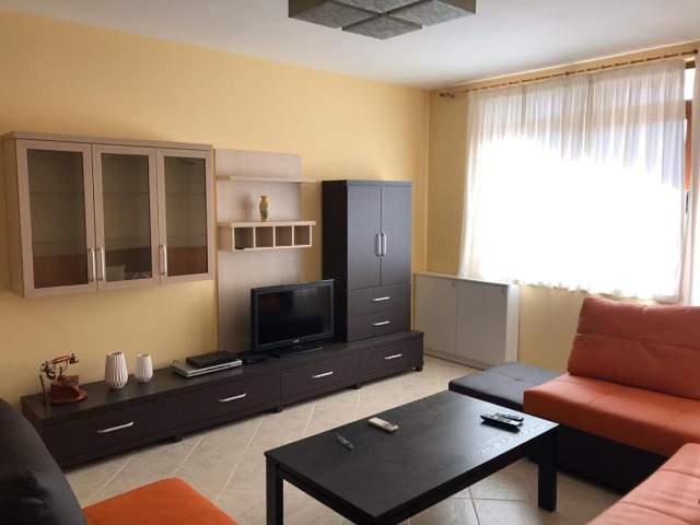 Tirane, jepet me qera apartament 2+1+BLK Kati 5, 85 m² 650 Euro (Ura e tabakve)