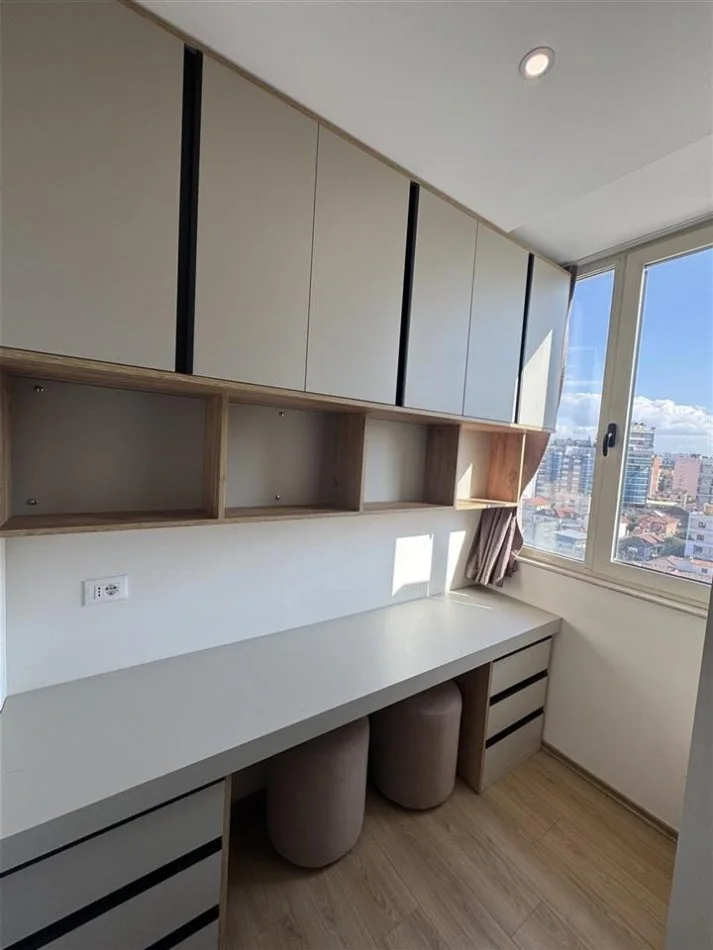 Tirane, jepet me qera apartament 2+1 Kati 8, 90 m² 650 € (Selvia)