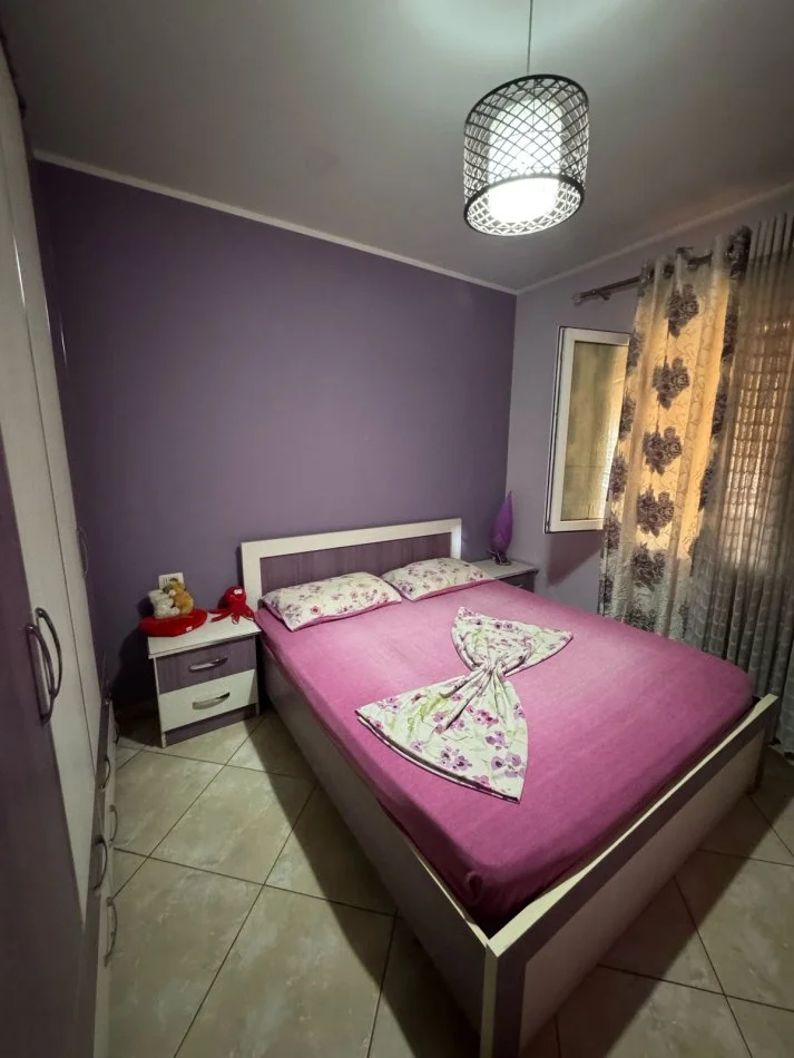 Tirane, jepet me qera apartament 1+1+Ballkon Kati 2, 75 m² 450 € (rruga Jordan Misja)