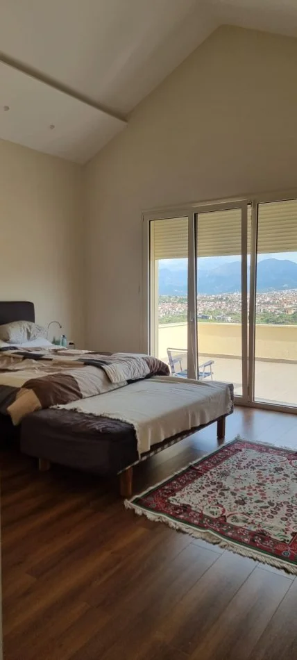 Tirane, shitet Vile ne Mjull Bathore  , 499 m²