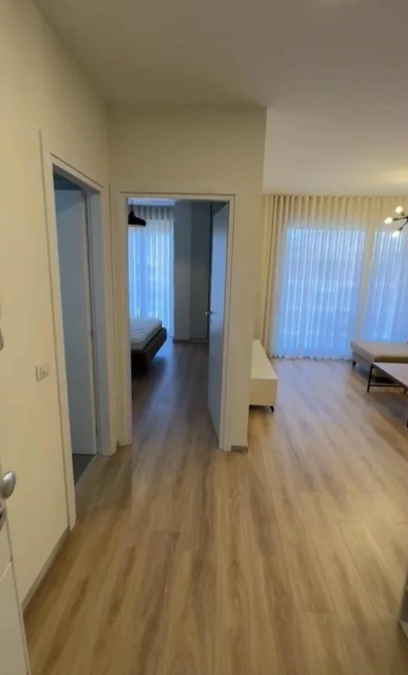 Tirane, jepet me qera apartament 1+1+Ballkon Kati 6, 70 m² 570 € (KOMPLEKSI FIOIR DI BOSKO)