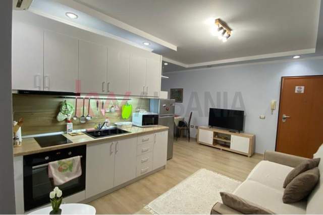 Tirane, jepet me qera apartament 1+1 Kati 6, 60 m² 550 Euro