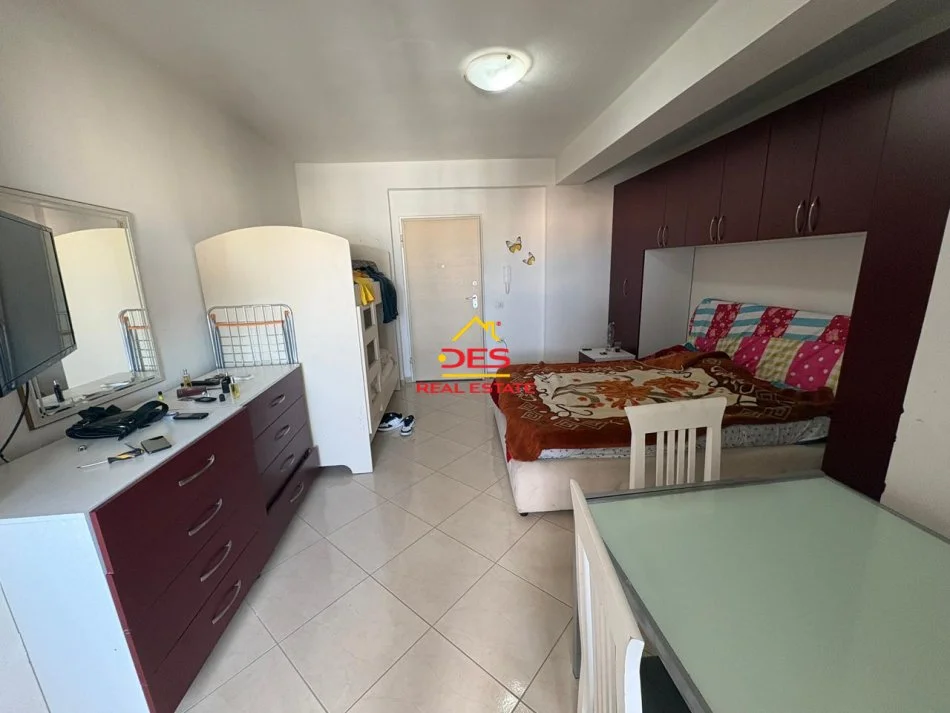 Vlore, shitet garsonier Kati 9, 34 m² 58.000 € (Rruga 1 Maji)