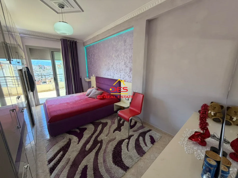 Vlore, shitet apartament 1+1+Ballkon Kati 8, 101 m² 125.000 € (Rruga Fiqirete Musta)