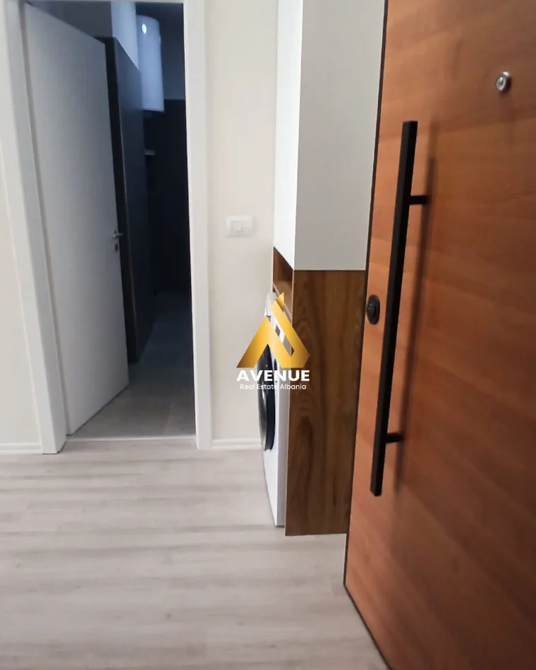 Tirane, jepet me qera apartament 2+1+Ballkon Kati 4, 76 m² 900 € (Rruga Hysni Gerbolli)