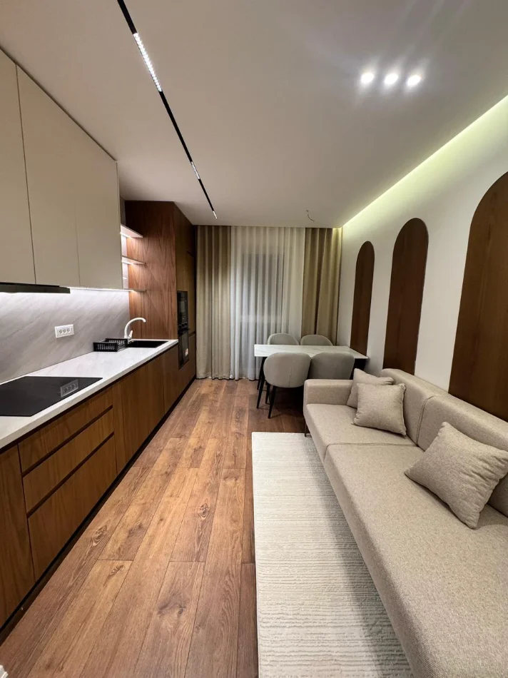 Tirane, jepet me qera apartament 2+1 Kati 4, 75 m² 830 € (Xhamlliku)