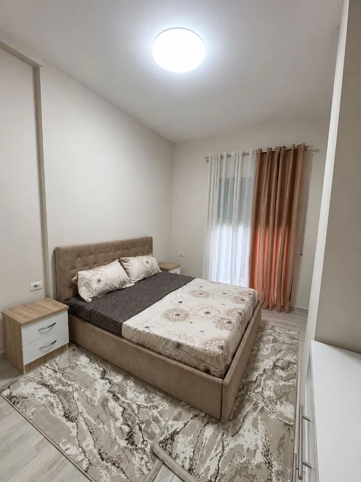 Tirane, jepet me qera apartament 1+1+Ballkon Kati 1, 70 m² 500 € (Astir)