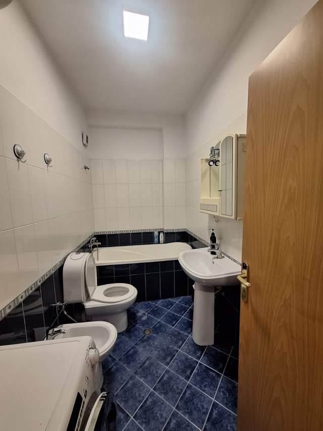 Tirane, jepet me qera garsonier 1+1+BLK Kati 2, 40 m² 450 Euro (Rruga e Durresit)