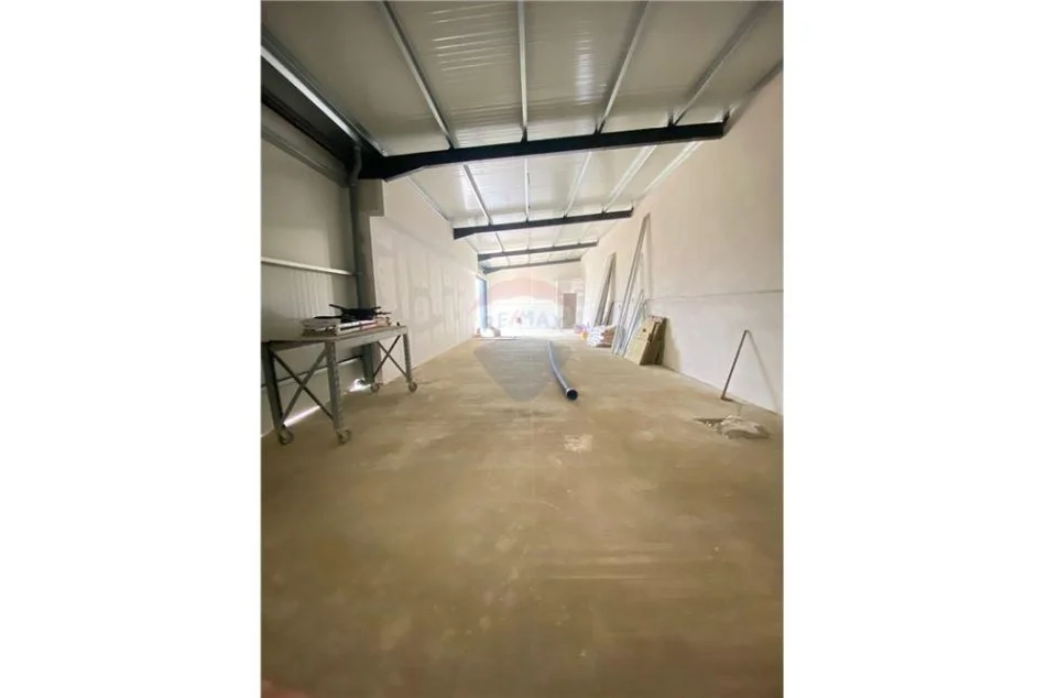 Tirane, jepet me qera ambjent biznesi Kati 0, 140 m² 800 € (Rruga "Dhimo Dhima")