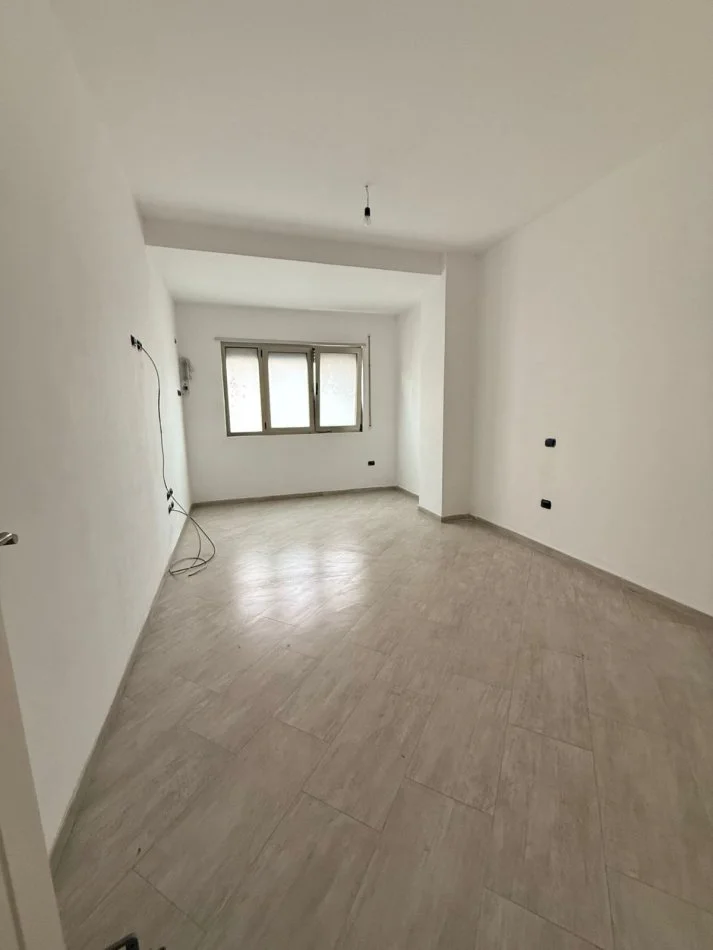 shitet 2+1+Ballkon Kati 4, 116 m² 173.000 € (Rruga Mujo Ulqinaku)