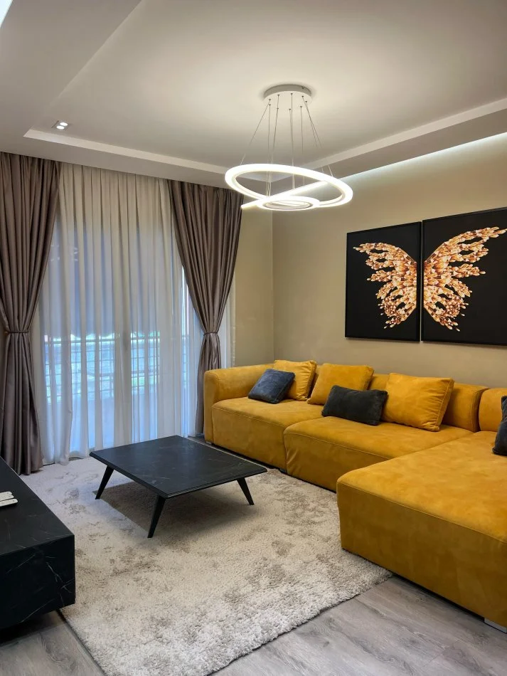 Tirane, jepet me qera apartament 2+1+Ballkon Kati 2, 106 m² 800 € (RRUGA DON BOSKO)