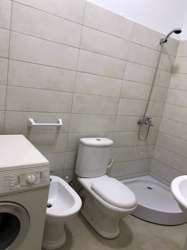 Tirane, jap me qera apartament 1+1+A+BLK Kati 1, 300€ (Muhamet Deliu)
