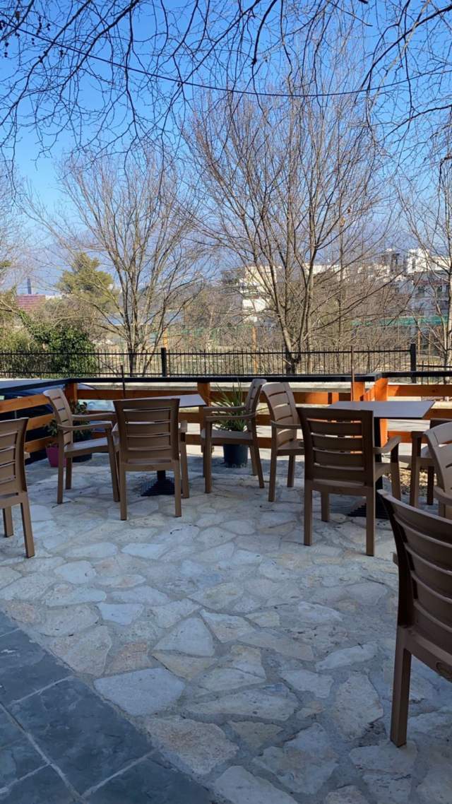 Tirane, jepet me qera Kati 0, 82 m² ne zonen e kopshtit zoologjik