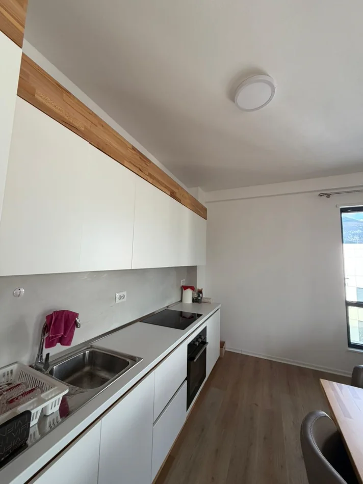 Tirane, shitet apartament 2+1 Kati 6, 165 m² 289.200 € (APARTAMENT NE SHITJE 2+1+2+VERANDE TE REZIDENCA ERLI)