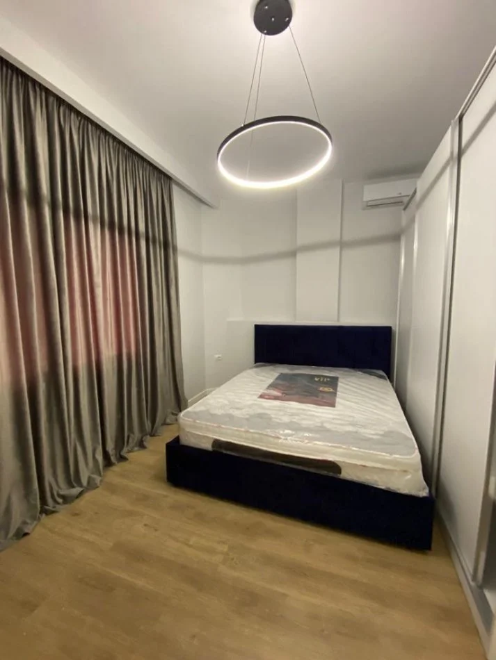 Tirane, jepet me qera apartament 1+1+Ballkon Kati 2, 70 m² 500 € (21 Dhjetori)