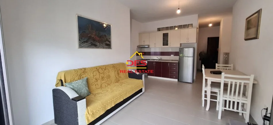 Vlore, jepet me qera apartament 2+1+Ballkon Kati 2, 100 m² 400 € (Rruga Aleksandër Moisiu)